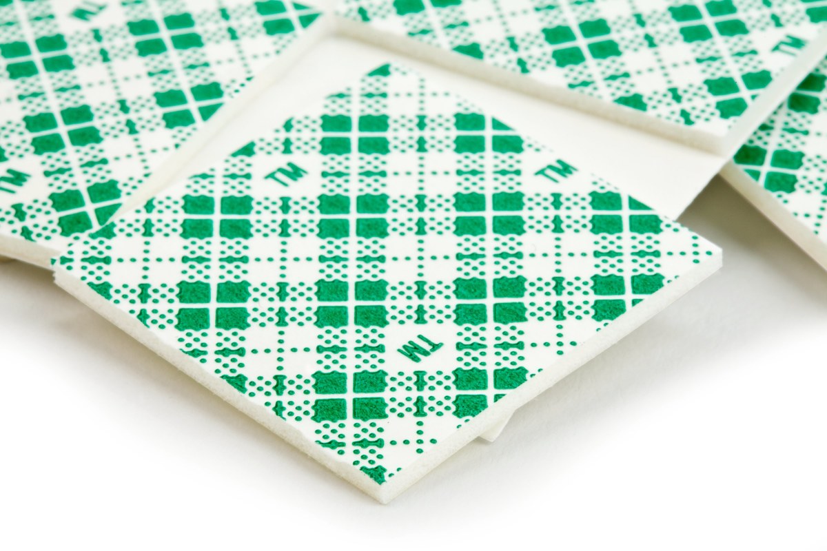 3M Scotch 111S-SQ-16 White Indoor Mounting Squares - 1 in Width x 1 in Length - 01054