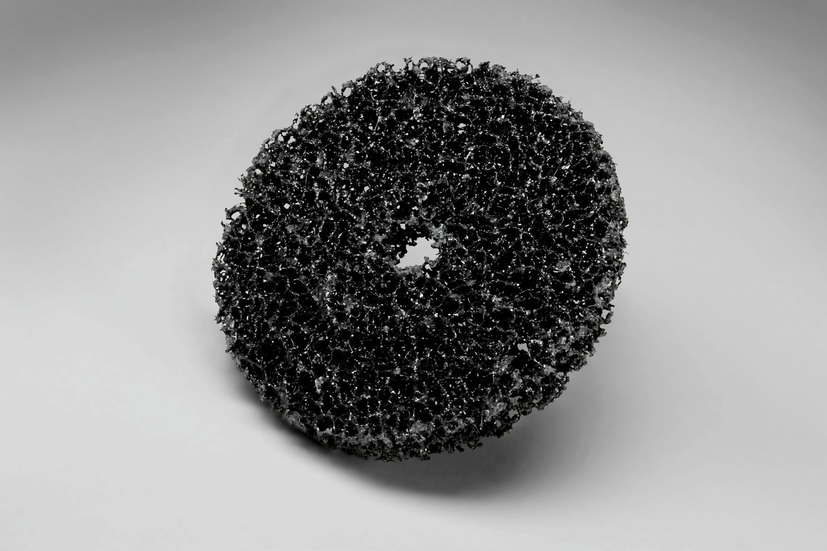 3M Scotch-Brite Clean & Strip CS-DC Non-Woven Silicon Carbide Deburring Disc - Very Coarse Grade - Arbor Attachment - 2 in Diameter - 1/4 in Center Hole - 00931
