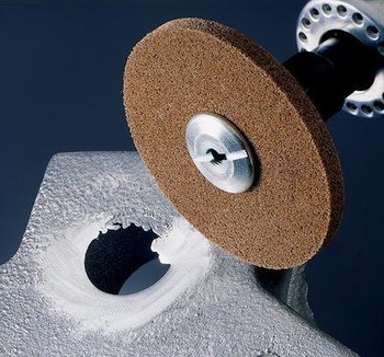 3M Scotch-Brite 992S Unitized Deburring Disc & Wheel Set - Coarse, Fine, Medium Grade(s) Included - 1 in, 1 1/2 in, 1/2 in, 2 in Diameter Included - 15509