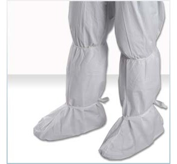 Picture of Alpha Pro Tech Critical Cover MaxGrip High Top White Medium Disposable Shoe Covers (Main product image)