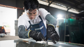 Ansell ActivArmr INTERCEPT 80505VP Black 9 Work Gloves - Automotive, Metal fabrication, Energy, Automotive Aftermarket, Warehousing, Mining, Machinery and Equipment Grade - A5 Cut Resistance - Nitrile Foam Palm & Fingers Coating - 80505VP090