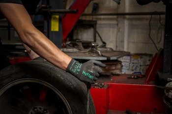 Ansell HyFlex Aerofit 11594VP Black 12 Work Gloves - Aerospace, Machinery and Equipment, Metal fabrication, Automotive, Food Processing Grade - A9 Cut Resistance - Nitrile Foam Palm & Fingers Coating - 11594VP120