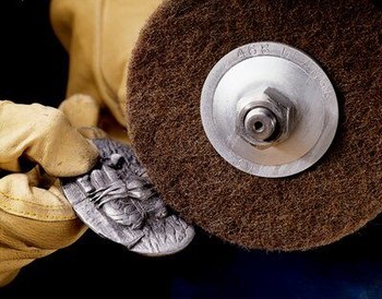 3M Scotch-Brite HS-DC Non-Woven Aluminum Oxide Deburring Disc - Very Fine Grade - Arbor Attachment - 8 in Diameter - 3/4 in Center Hole - 3/4 in Thick - 05304