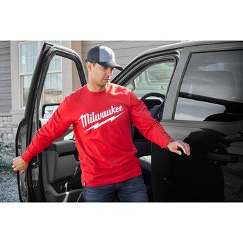 Milwaukee Men's Medium Red Heavy-Duty Cotton/Polyester Long-Sleeve