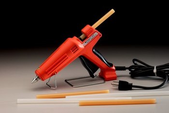 3M 3747 PG Hot Melt Adhesive Tan High Melt Slug - 1 in Dia - 3 in - 82221