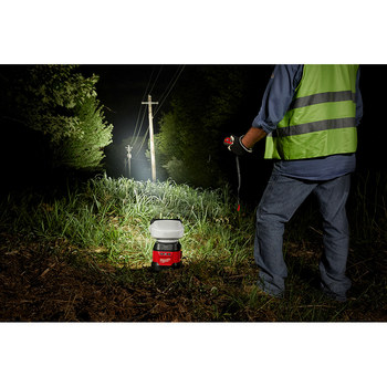 Milwaukee M18 2123-21HD Utility Search Light Kit - LED - Red/Black - 51002