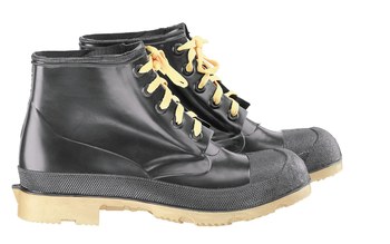 Picture of Dunlop 86304 Black/Tan 11 Chemical-Resistant Boots (Main product image)