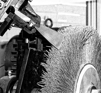 Weiler Burr-Rx 31100 Wheel Brush - 4 in Dia - Crimped Round Nylon Bristle