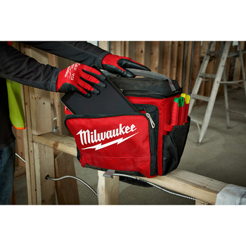 Milwaukee Cooler 48-22-8250, Size 21.65 qt - 50978