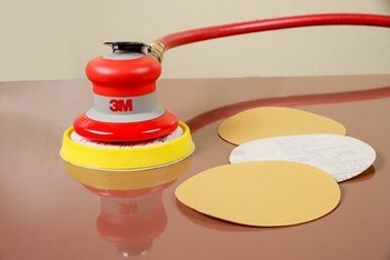 3M Hookit 216U Coated Aluminum Oxide Yellow Hook & Loop Disc - Paper Backing - A Weight - P320 Grit - Very Fine - 5 in Diameter - 86249