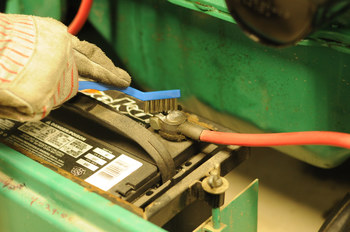 Weiler 10" Stainless Steel Scratch Brush Wood Handle – Welding Store