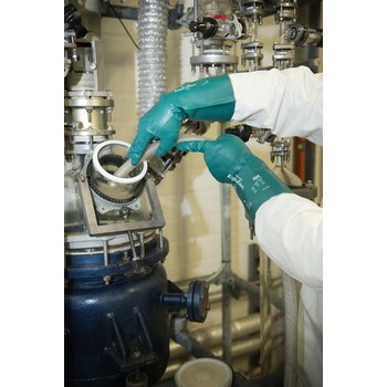 Ansell AlphaTec 58-330 Green 8 Unsupported Chemical-Resistant Glove - 12 in Length - 284971