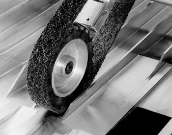 3M Scotch-Brite PD-BS Sanding Belt 64784 - 4 in x 349 in - Aluminum Oxide - Medium